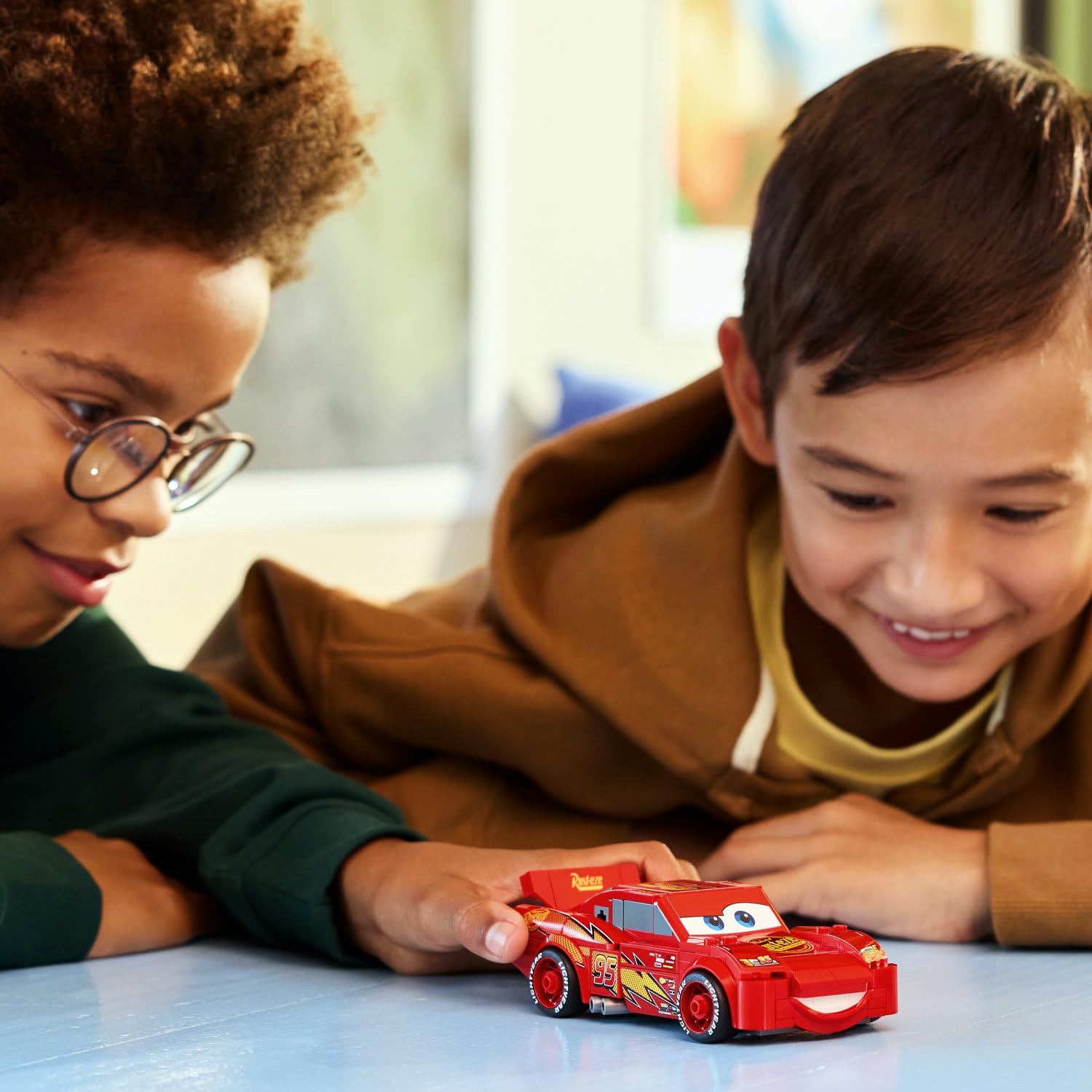 LEGO Speed Champions Şimşek McQueen 77255 (20. Yıl) - görsel 2