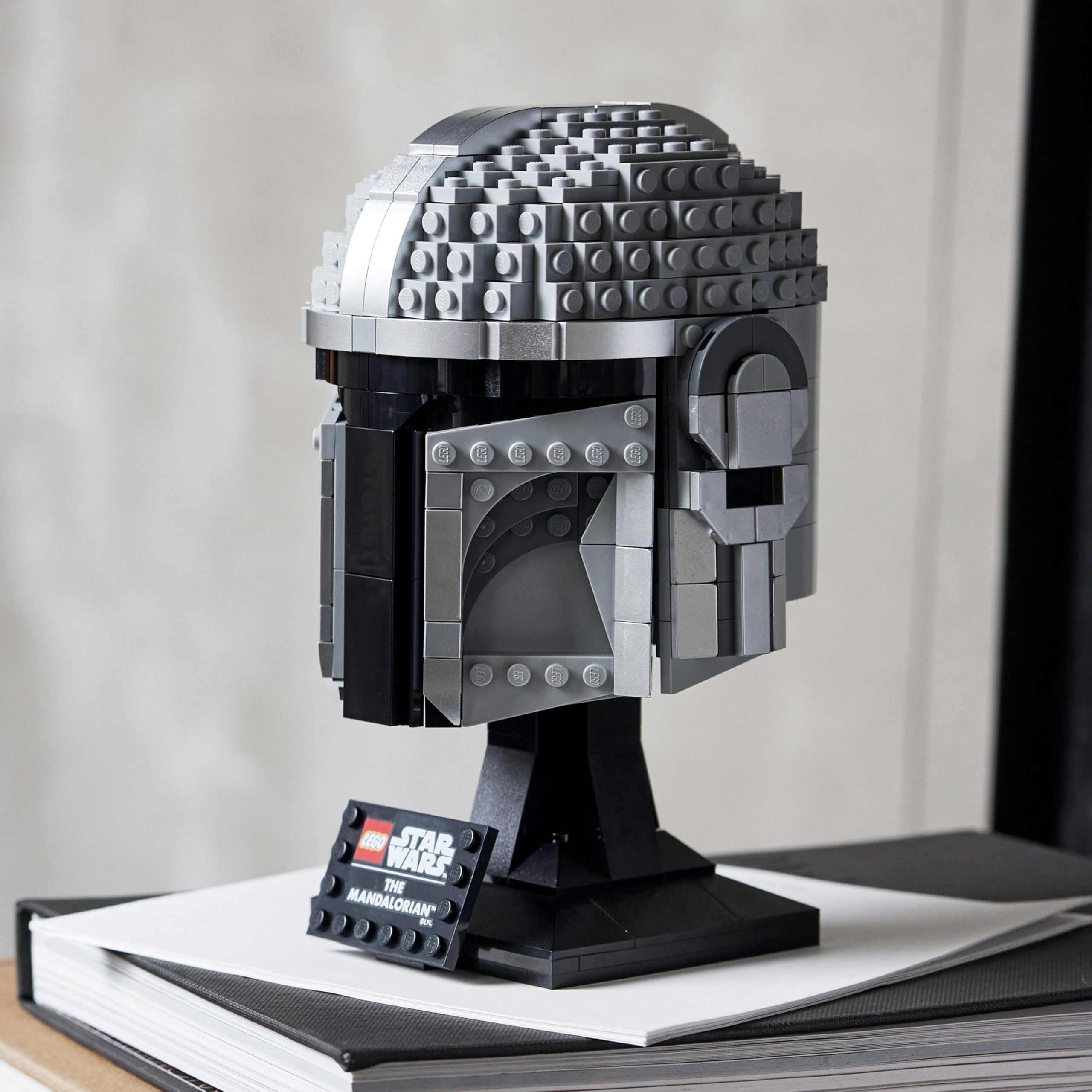 LEGO Star Wars The Mandalorian Helmet 75328 - görsel 2