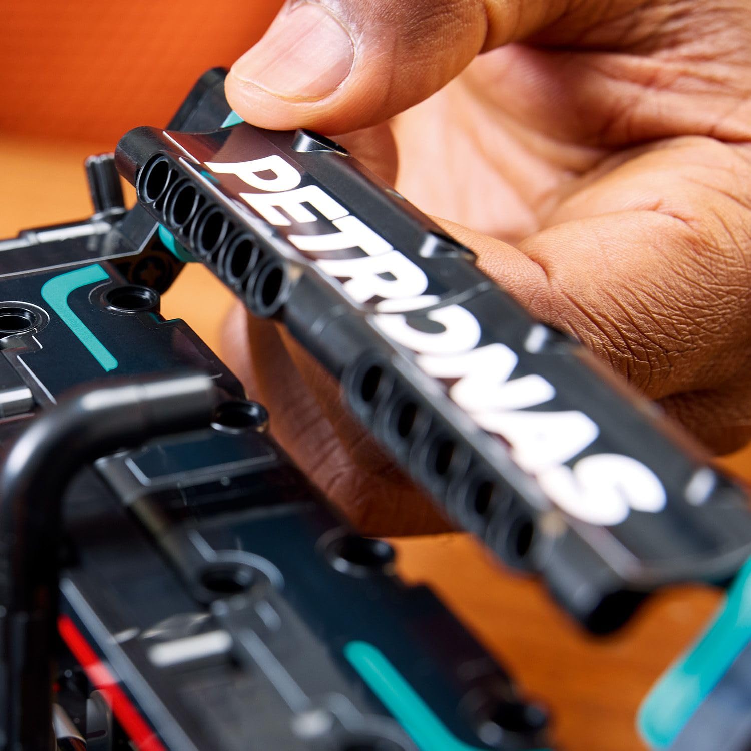 LEGO Technic Mercedes-AMG F1 W14 E Performance 42171 - görsel 7